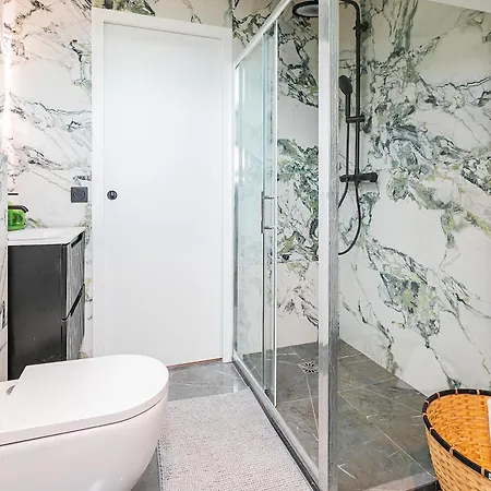 Hotel Au Portes De Paris, Cosy Et Chaleureux